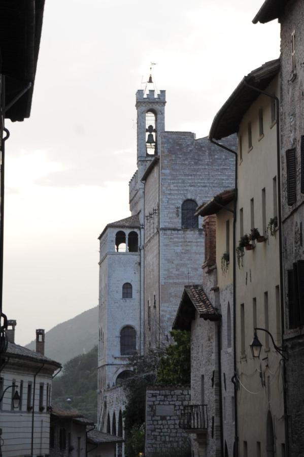 O Rosa Bella Appartamento Via Savelli Della Porta 24 Gubbio Zewnętrze zdjęcie