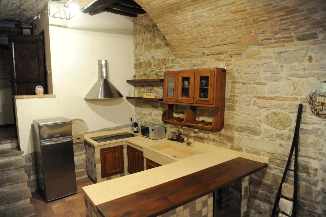 O Rosa Bella Appartamento Via Savelli Della Porta 24 Gubbio Zewnętrze zdjęcie
