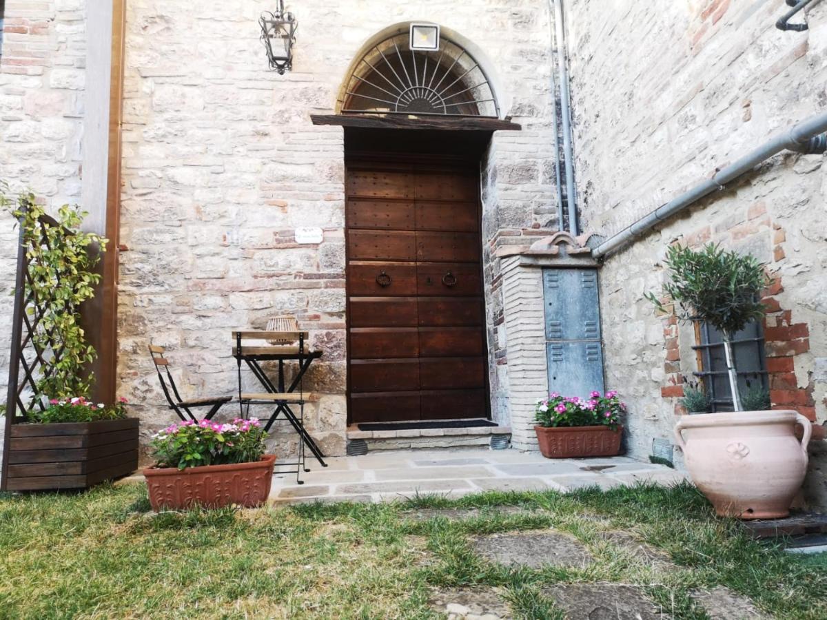 O Rosa Bella Appartamento Via Savelli Della Porta 24 Gubbio Zewnętrze zdjęcie